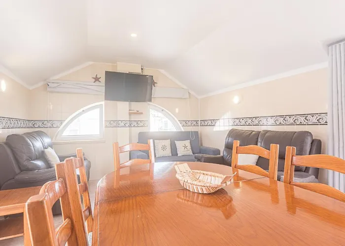 T2 Duplex Coral House נאזרה